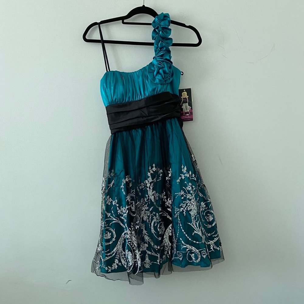 Blondie Nites Juniors’ Dress with Black Tulle & Silver Glitter Accent Size 3 - Picture 3 of 7